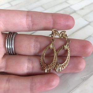 Vintage 10k Yellow Gold Filigree Earrings. Comfortable and lightweight.